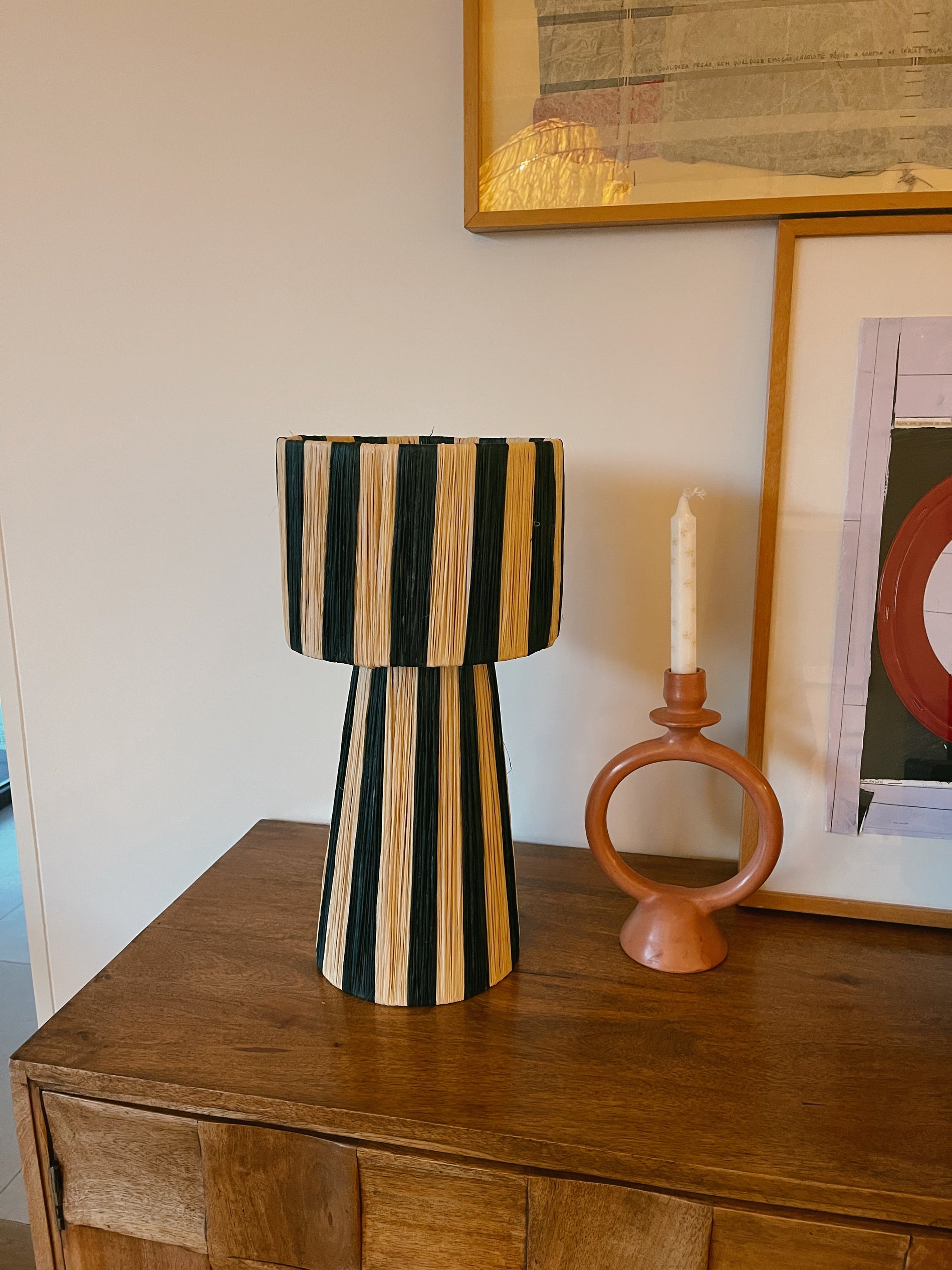 ✨ Candeeiros de Mesa às Riscas: O Toque Artesanal Que Transforma a Sua Casa