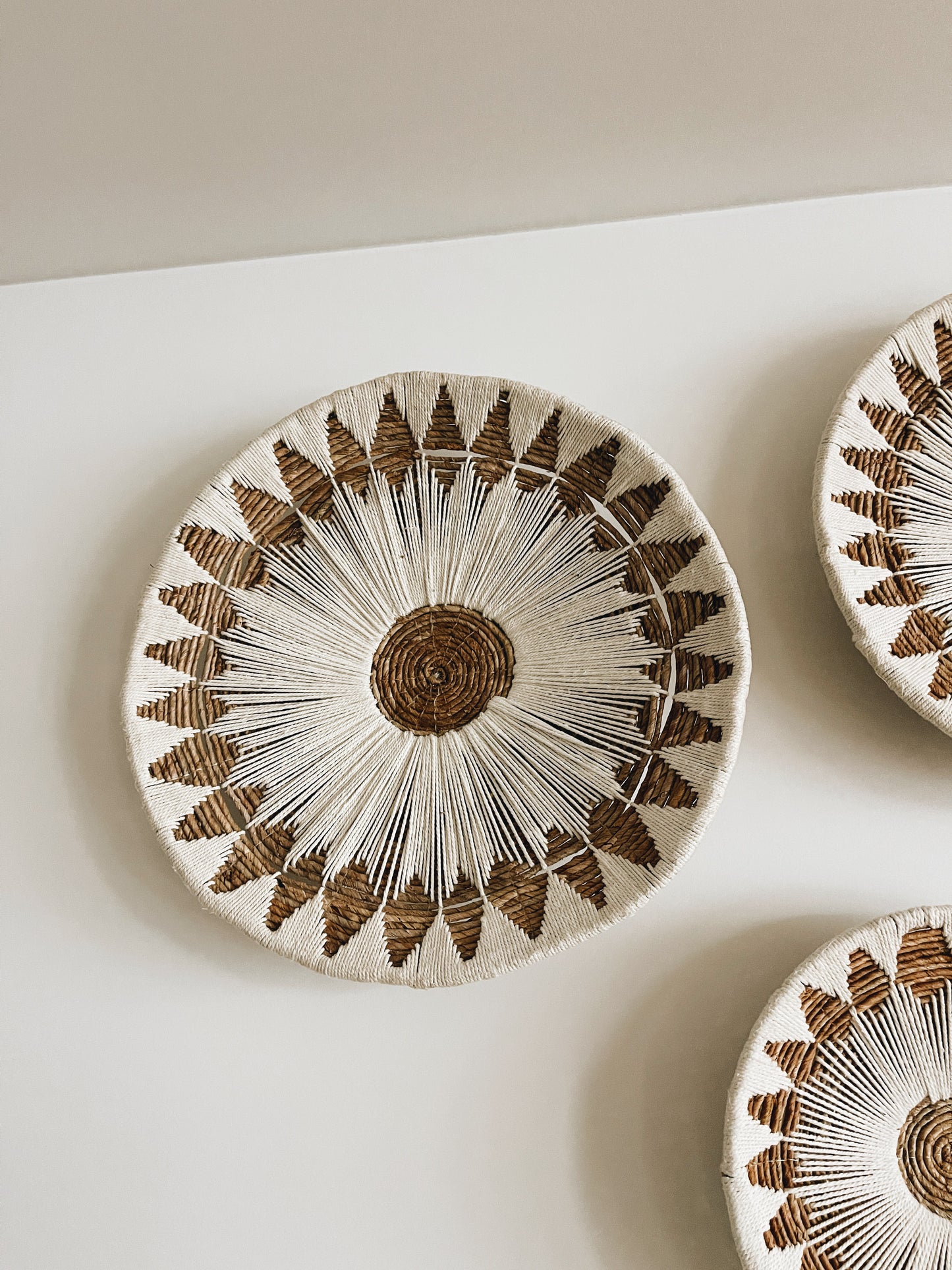Pandawa Wall Plate White Sun - 60cm