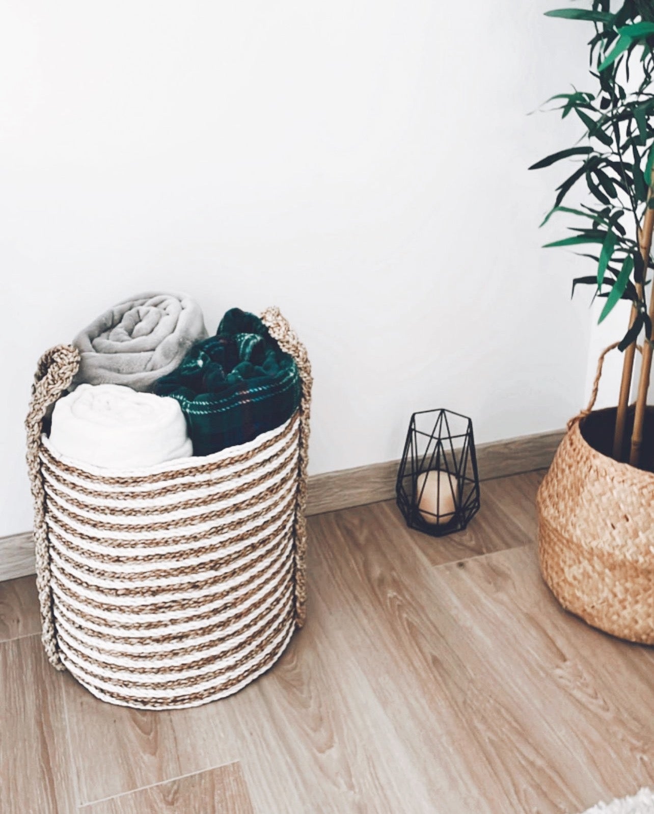 Mix Colours Basket - L