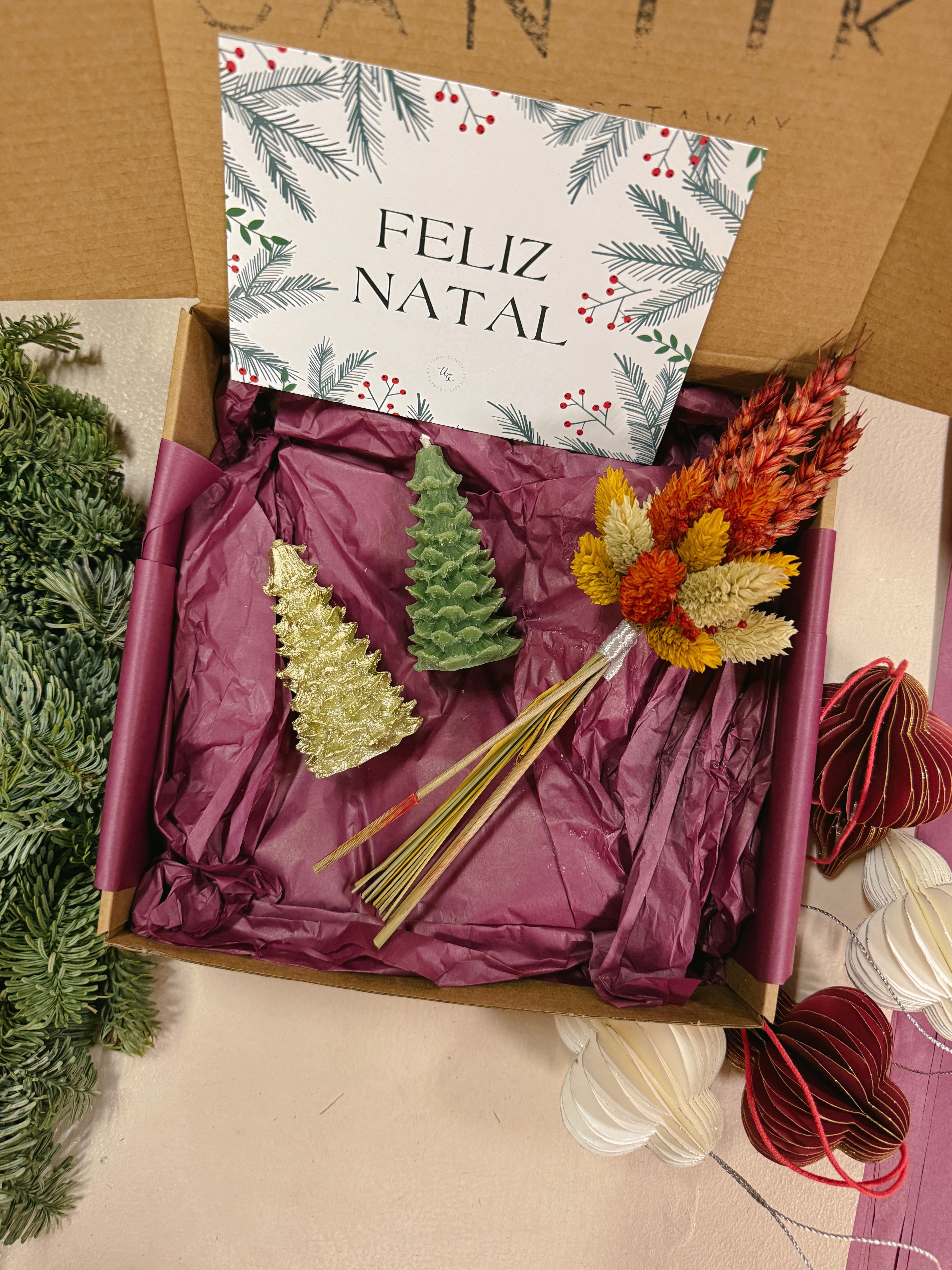 Gift Box #16 - Velas Árvore de Natal + Bouquet