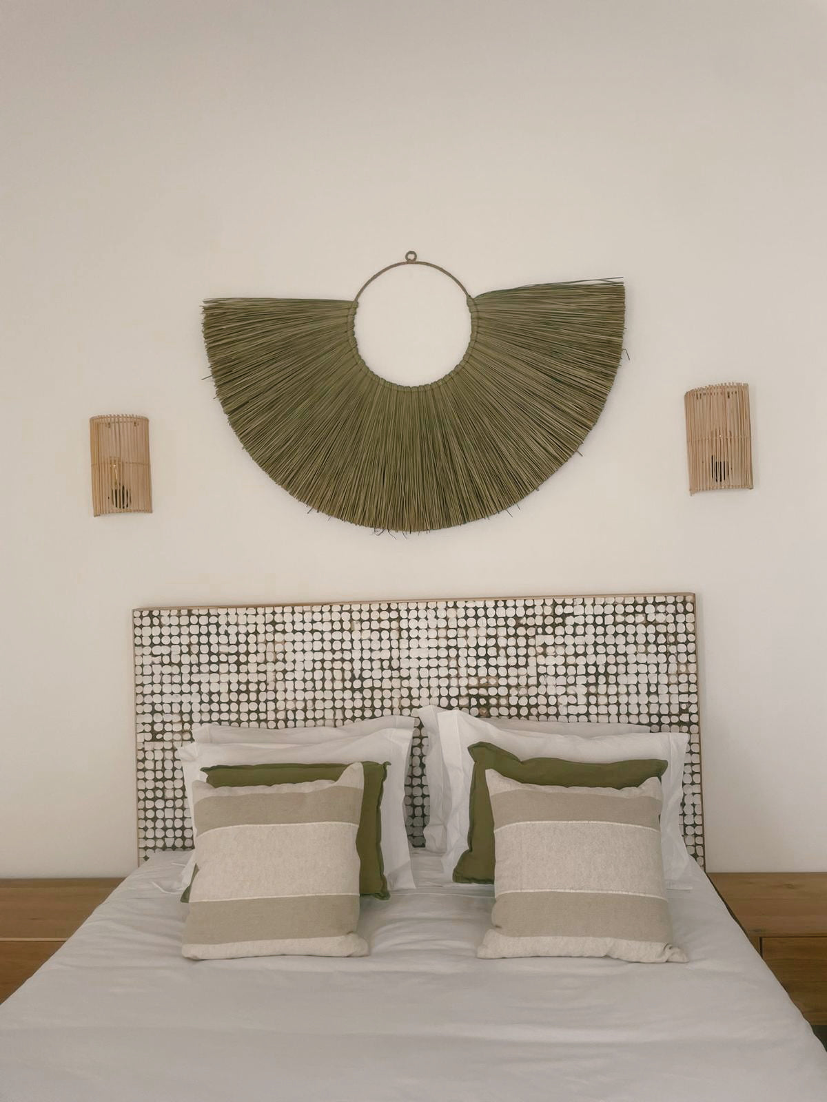 Applique in rattan Mehara